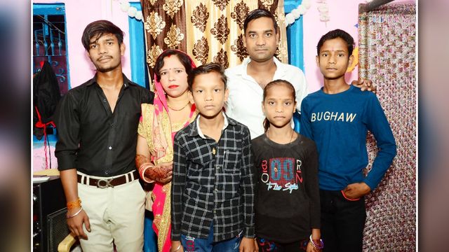 ई-रिक्शा चालक के 4 बच्चों ने एक साथ बदली किस्मत, अभावों को मात देकर जीती नेशनल स्कॉलरशिप
